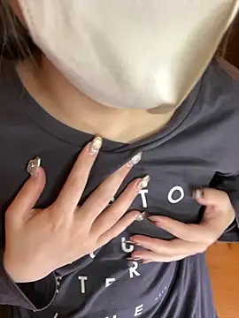 Snapshot of natsumi_NTR_TV chatting on 11.13.25 natsumi NTR TV online show from 11.13.25