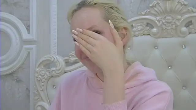 Snapshot of EllieFrosty_ chatting on 06.12.26 EllieFrosty online show from 06.12.26