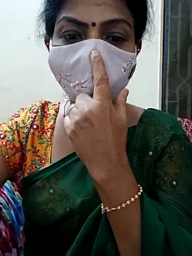 Snapshot of Rithya27 chatting on 10.02.25 Rithya27 online show from 10.02.25