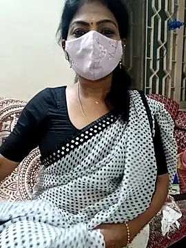 Snapshot of Rithya27 chatting on 10.15.25 Rithya27 online show from 10.15.25