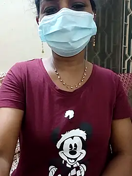 Snapshot of Rithya27 chatting on 10.26.25 Rithya27 online show from 10.26.25