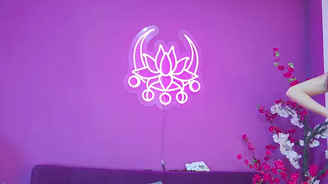 Maylu Fox online show from 01.10.26