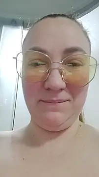 Kiss Eva online show from 12.06.24