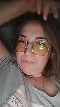 Kiss Eva online show from 12.31.24