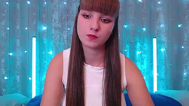 Leonaalove online show from 10.04.25