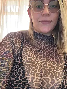 CurvyLust x online show from 12.17.25