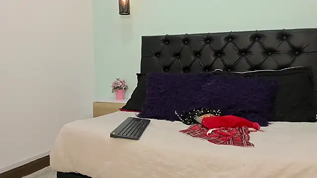 Marianee Rousse online show from 11.13.25