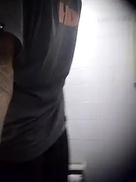 Snapshot of Gabriesex chatting on 10.30.25 Gabriesex online show from 10.30.25