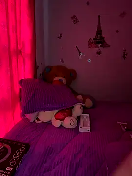 naomirouse  online show from 12.05.25