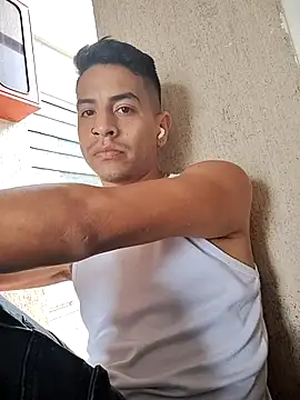 Snapshot of Juann-cock chatting on 12.15.25 Juann-cock online show from 12.15.25