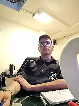 Snapshot of Juann-cock chatting on 12.18.25 Juann-cock online show from 12.18.25