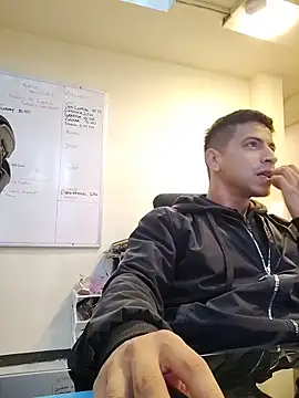 Snapshot of Juann-cock chatting on 12.21.25 Juann-cock online show from 12.21.25