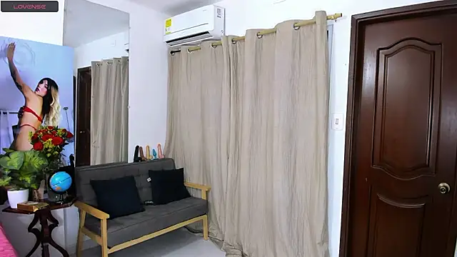 zou quira online show from 03.03.26