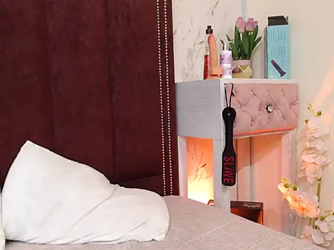 VioletxBloom online show from 09.17.25