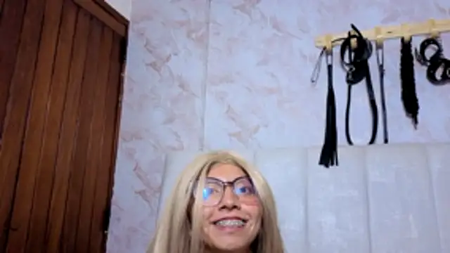 VioletxBloom online show from 12.18.25