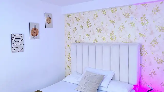 Snapshot of Samanta_Isel chatting on 09.30.25 Samanta Isel online show from 09.30.25