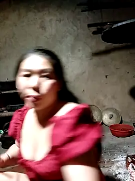 quynhkoolbae online show from 10.14.25