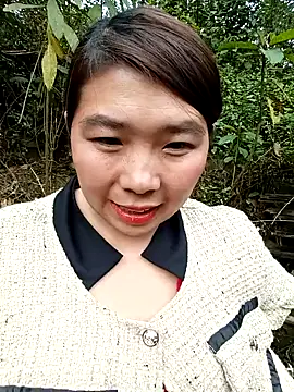 quynhkoolbae online show from 12.18.25