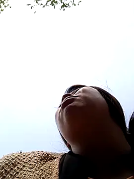 quynhkoolbae online show from 04.17.26