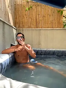 Snapshot of husbandandwifetobe chatting on 09.26.25 husbandandwifetobe online show from 09.26.25