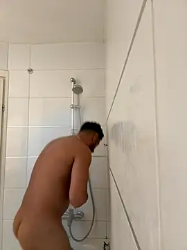 Snapshot of husbandandwifetobe chatting on 11.28.25 husbandandwifetobe online show from 11.28.25