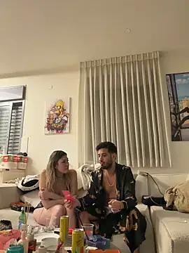 Snapshot of husbandandwifetobe chatting on 02.14.26 husbandandwifetobe online show from 02.14.26