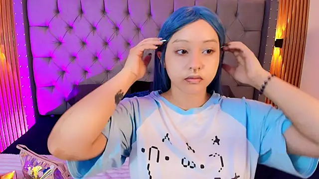 Suxan White  online show from 03.25.26