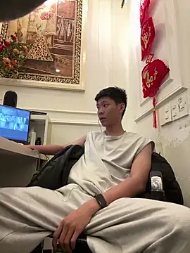 linh21107 online show from 04.12.26