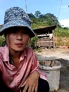 linda bae00 online show from 10.12.25