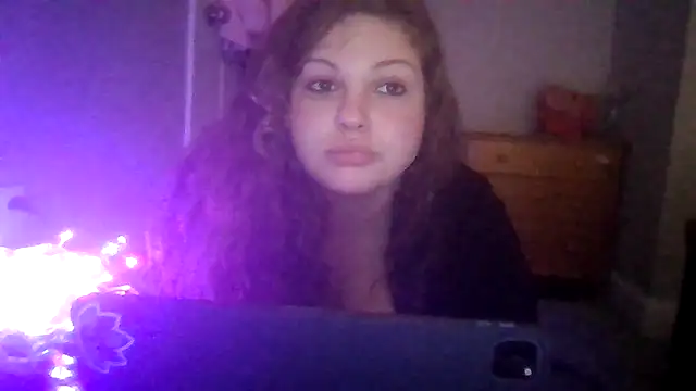 Snapshot of PlushPrincesss chatting on 11.18.25 PlushPrincesss online show from 11.18.25