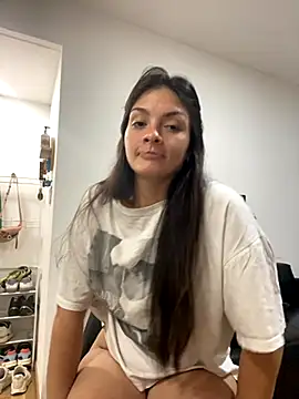 Snapshot of Danielaeliana chatting on 11.23.25 Danielaeliana online show from 11.23.25