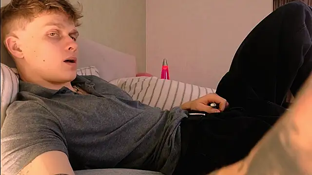 Snapshot of TalkingHead_0_ chatting on 10.06.25 TalkingHead 0 online show from 10.06.25