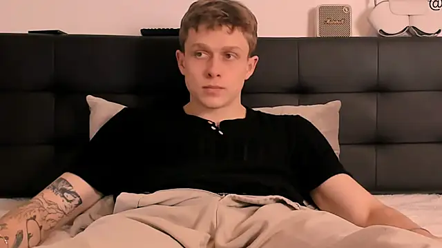 Snapshot of TalkingHead_0_ chatting on 12.20.25 TalkingHead 0 online show from 12.20.25