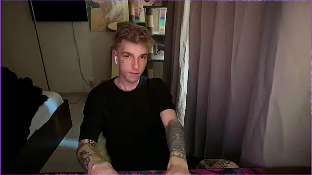 Snapshot of davesinner chatting on 05.04.26 davesinner online show from 05.04.26