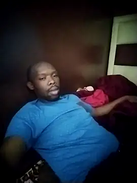 Snapshot of TinnyVsGiant chatting on 09.12.25 TinnyVsGiant online show from 09.12.25