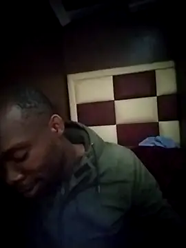 Snapshot of TinnyVsGiant chatting on 11.07.25 TinnyVsGiant online show from 11.07.25