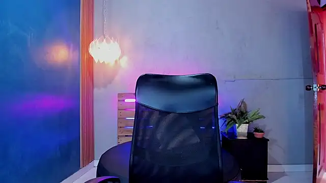 Snapshot of Daiisy_kiss chatting on 11.17.25 Daiisy kiss online show from 11.17.25