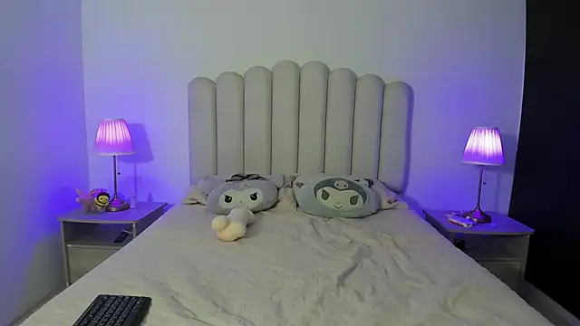 SofieBunnie online show from 11.10.25