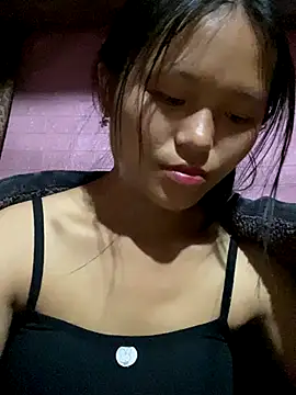 Snapshot of milo_bae chatting on 11.16.25 milo bae online show from 11.16.25