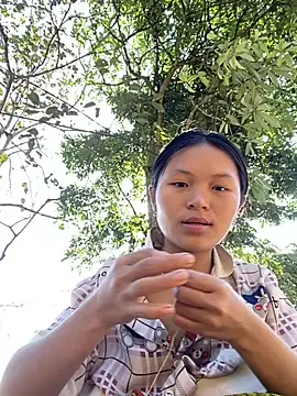 Snapshot of milo_bae chatting on 11.25.25 milo bae online show from 11.25.25