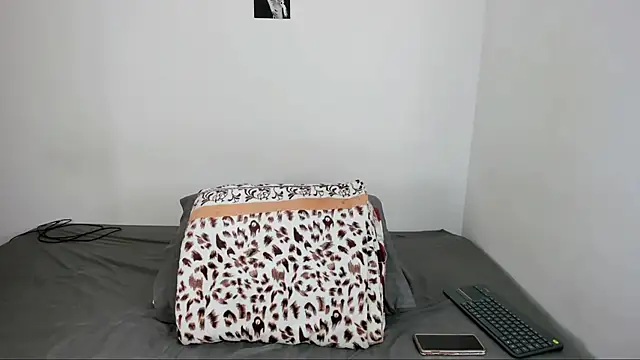 Snapshot of v3niceb1tch chatting on 11.06.25 v3niceb1tch online show from 11.06.25