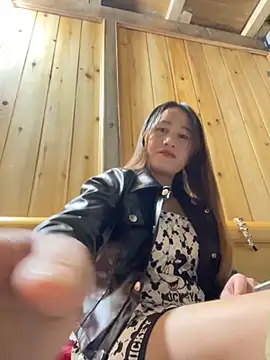 phungtiti online show from 11.13.25