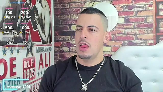 Snapshot of scotty_musicc chatting on 09.11.25 scotty musicc online show from 09.11.25