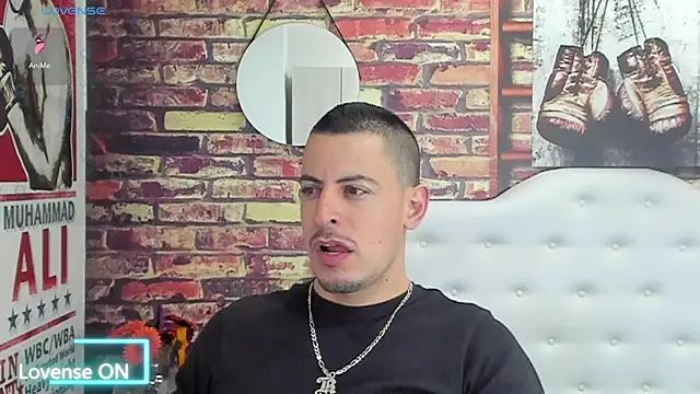 Snapshot of scotty_musicc chatting on 09.17.25 scotty musicc online show from 09.17.25