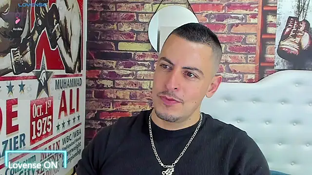 Snapshot of scotty_musicc chatting on 09.25.25 scotty musicc online show from 09.25.25