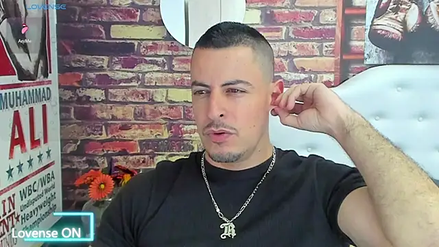 Snapshot of scotty_musicc chatting on 09.27.25 scotty musicc online show from 09.27.25