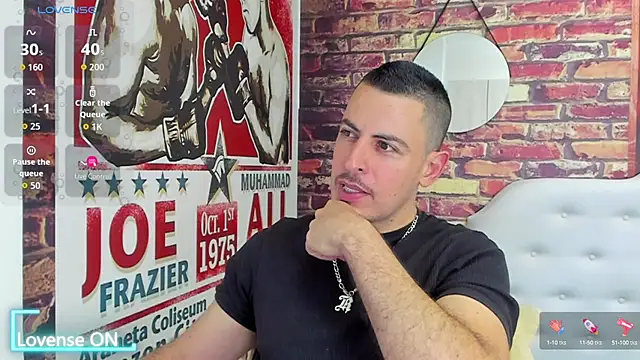 Snapshot of scotty_musicc chatting on 09.29.25 scotty musicc online show from 09.29.25