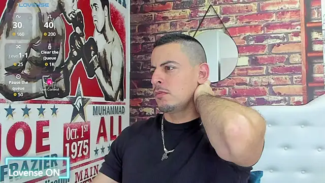 Snapshot of scotty_musicc chatting on 10.06.25 scotty musicc online show from 10.06.25