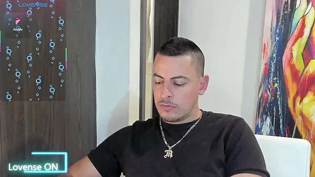 Snapshot of scotty_musicc chatting on 11.02.25 scotty musicc online show from 11.02.25