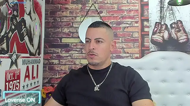 Snapshot of scotty_musicc chatting on 11.07.25 scotty musicc online show from 11.07.25